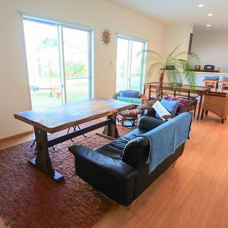 2019新築 ! Guest House Holoholo Beach Side Ishigaki  Экстерьер фото