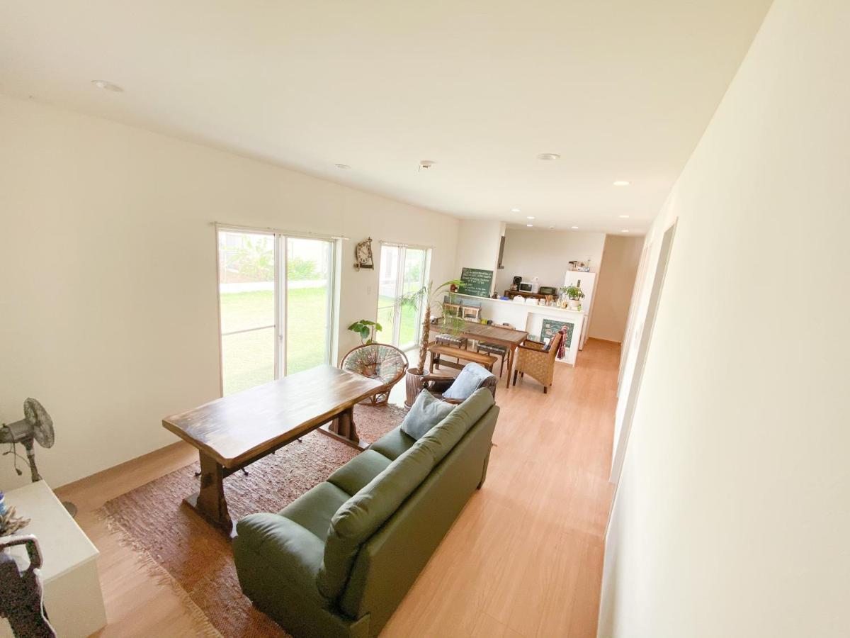 2019新築 ! Guest House Holoholo Beach Side Ishigaki  Экстерьер фото